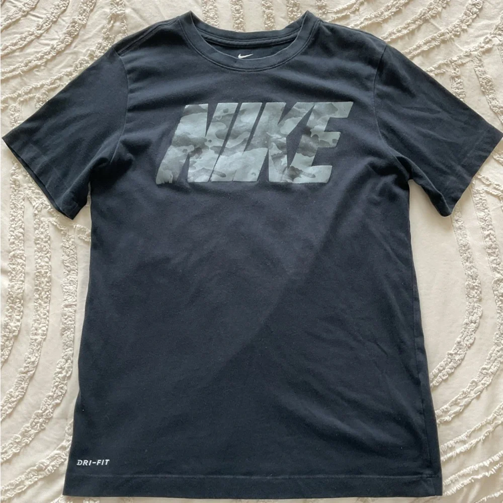 Nike Kids Black Camo Logo T-Shirt